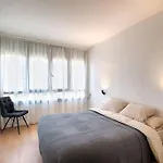 Center Apartment *
