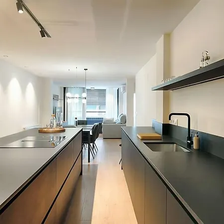 Center Apartment *