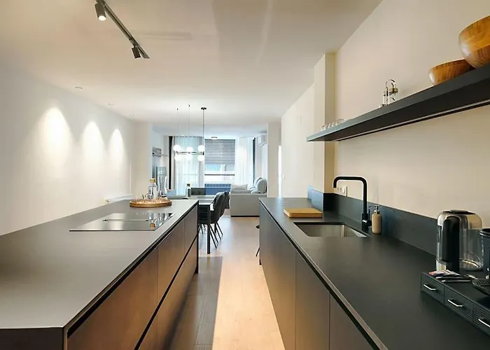 Center Apartment *